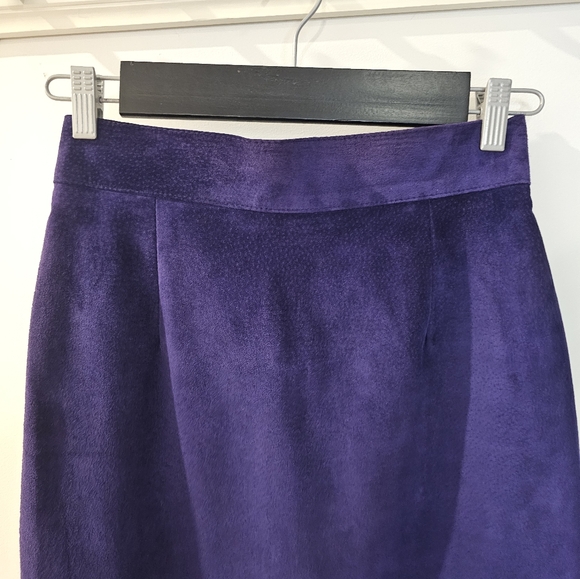 VTG | Danier Midnight Purple Suede High Waist Pencil Skirt - Picture 4 of 5